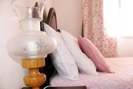بيت ضيافة Vivenda Os Silvas *