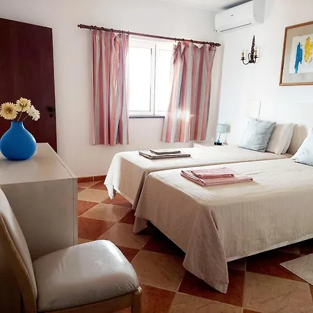 Vivenda Os Silvas Guest house *